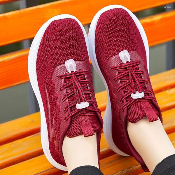 Scarpe casual per donne 2024 Flats Sneaker rosse Sneakers da tennis Domande autunnali scarpe da uomo che gestiscono la moda traspirante skateboard