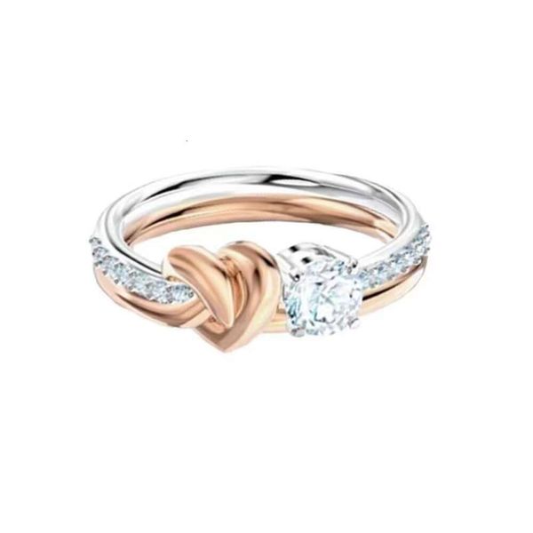 Designer Swarovskis Juwely New Produkts Lieblingsbrillante Single Diamond Twisted Heart Ring Romantischer Knoten Liebesring für Freundin