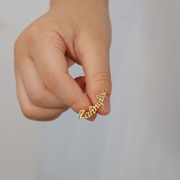 1 Paar personalisierter benutzerdefinierter Name Ohrring für Kindergeschenk Gold Mini -Bolzen Ohrringe für Mädchenbriefname Stud für Kinder Weihnachtsgeschenk 240418