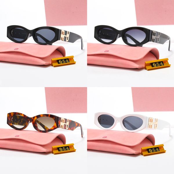 Occhiali da sole da donna Fashion Mui Mui Lady Eye Eye Sun Oclasses Designer Occhiali da sole per donna Luxury Mens Glasses Summer Beach Brand Shade Polarize Eyey with Box