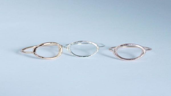 Ringos de círculo de karma de cor de prata escovados simples para mulheres da tendência da faixa de casamento de festas redondos jóias rings duráveis bijoux r0277665143