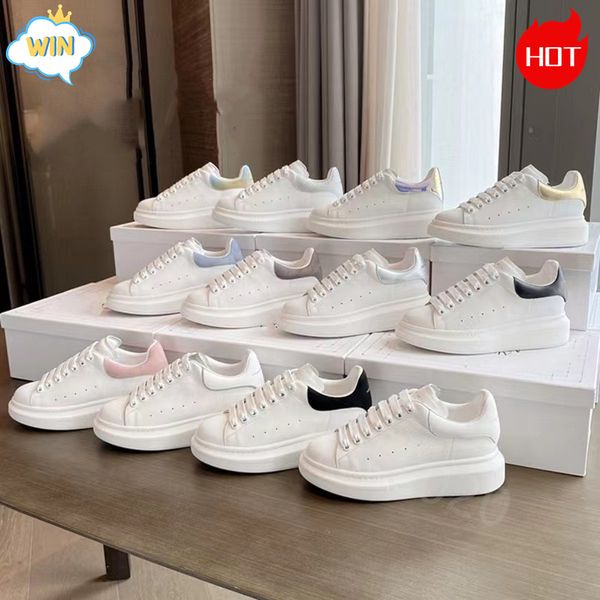 Designer Sapatos casuais tênis esportes tênis feminino pequeno sapato branco em relevo de laço de fundo grosso de couro baixo sapatos de top size34-46 Sapatos masculinos