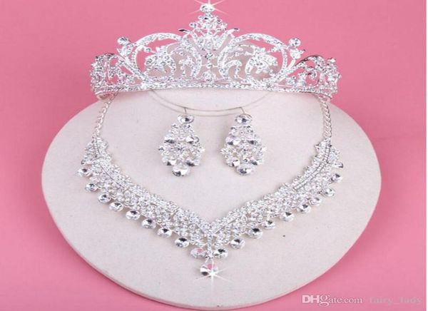 2019 Gioielli di strass per il set di gioielleri di spina di lussuoso set di gioielli per matrici Crown Tiaras Orecchini corona per perle di taglio della festa Bridal ACC9734065