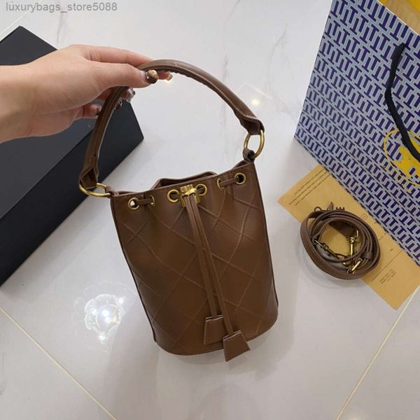 Handtasche Designer Frauenbeutel Wasser Eimerbeutel für Frauen neue Pendler kleiner vielseitiger One Schulterkreuzkörper mit Textur