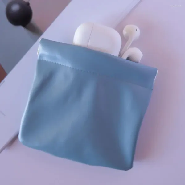 Bolsas de armazenamento Bolsa pequena, bolsa de encerramento de couro falso para o organizador de encerramento para jóias de jóias eletrônicas mini cosméticos femininos