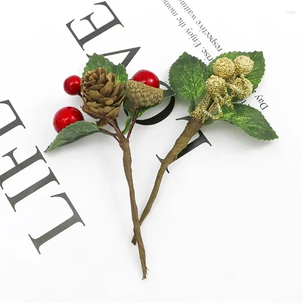 Decoração de festa 7pcs Feliz Natal Picks Snowy Fake Pine Red Berry Pinecones Stems Branches Holly para Wreath Craft DIY