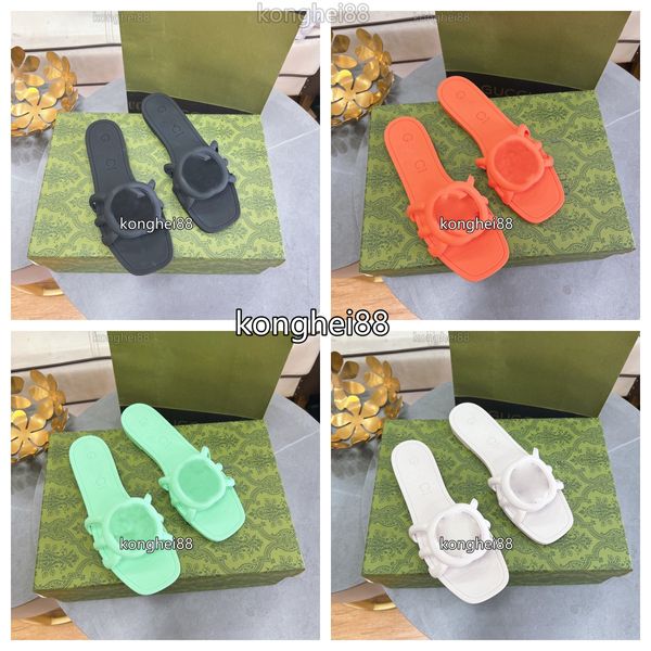 Designer di lusso Sandals Donne Lettering Fashion Lettering Scarpe da spiaggia Summer Casual Scappose in gomma Classiche Flat Flat Slifori di colore esterno