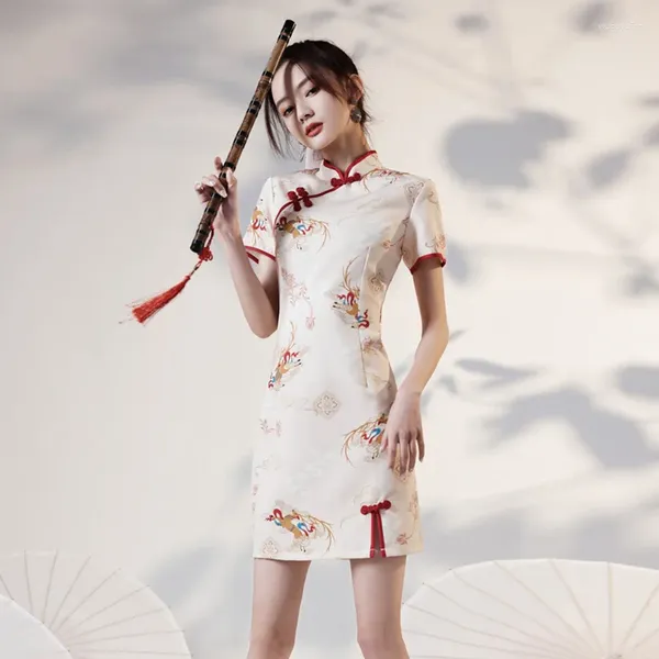 Roupas étnicas Os ossos gravados Cheongsam vestido melhorado 2024 Winter curto pequeno estilo chinês moderno jovem garoto chinês