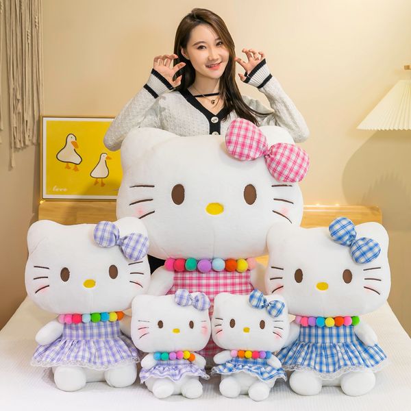 Novo Saia Plaid Skirt Cat Plush Doll Traje Flor Salia Cat Doll Girl Birthday Gift em estoque, uma peça para distribuição por atacado