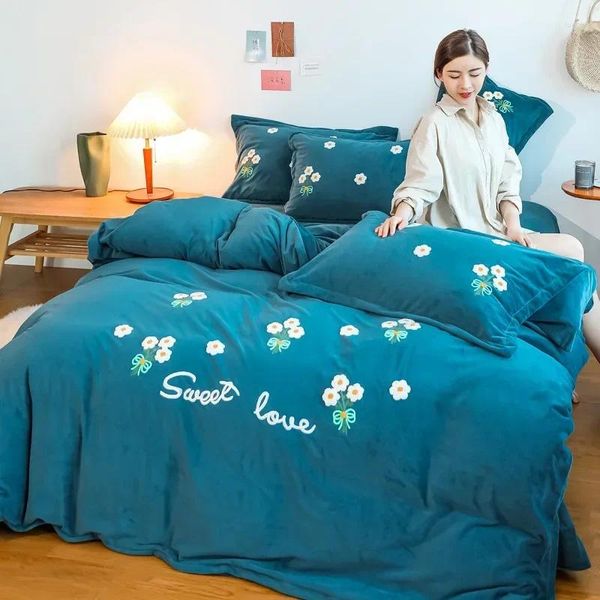 Set di biancheria da letto Velvet invernale autunno 1,2 m 1,8 m 2,0 m 4 pezzi Consolatore tessile