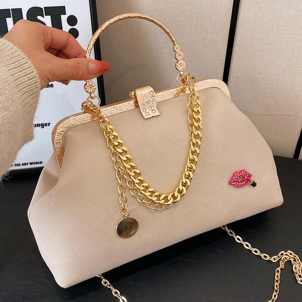 Totes Brand Brand Women Corduroy Lock Bolsas de concha chiques Retro Lady Black Wine Bags Messenger Messenger Night Clutch ombro