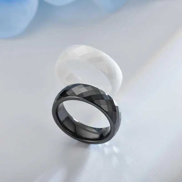 Bandringe modische schwarz -weiß -farbengeschnitten Keramik Ring Schmuck klassische Hochzeit Verlobungsring Damen Schmuck Geschenk Q240427