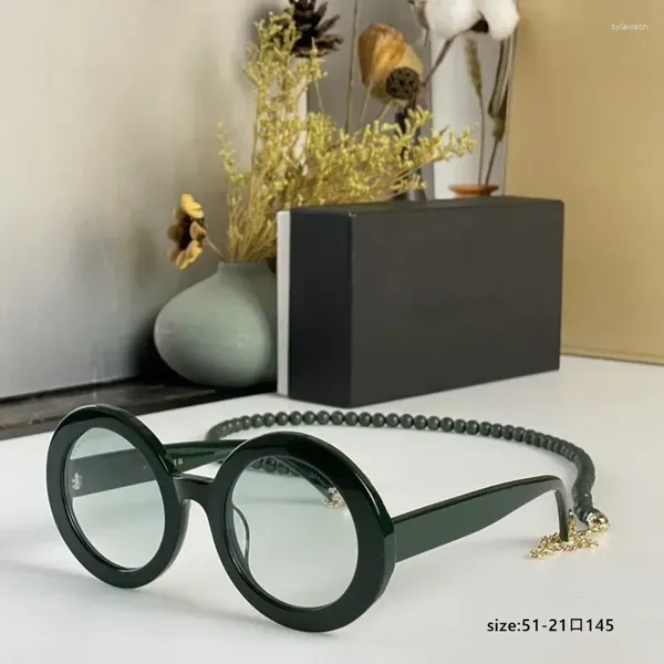 Occhiali da sole design telaio acetato rotondo retrò per decorazione della moda femminile con il tempo libero esterno della catena di perle Uv400