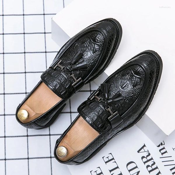 Casual Shoes Luxus italienische Designer Männer 2024 Hochzeitsfeier formelle Kleid Leder Fashion Quasten Oxford Driving Sladers