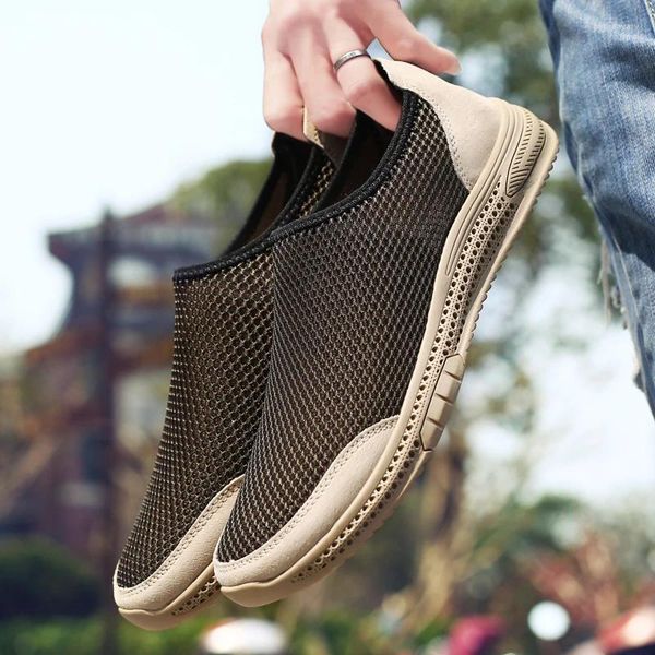 Lässige Schuhe Männer atmungsaktiven Ledernetz-Mode-Sneakers Summer Slip-Ons Slip-Ons Loafer Fahren