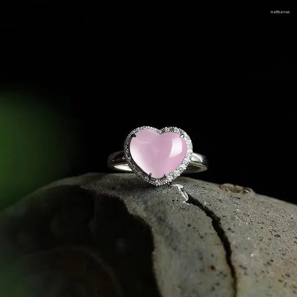 Clusterringe natürliche rosa Chalcedony Hand geschnitzt herzförmige Ringmodeboutique Juwely Frauen agate Liebe Geschenk Öffnen verstellbar