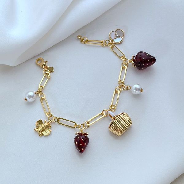 Stile foresta unico Sweet Cute Countryside Designer Bracciale Bracciale per donne Flower Strawberry Pearl quattro Basket Flower Bee Love Fish Metal Bracelets Gift