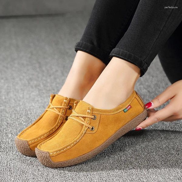 Sapatos casuais apartamentos amarelos mulheres tênis de couro mulheres confortáveis fêmeas calçados de moda de moda grande de tamanho grande wome