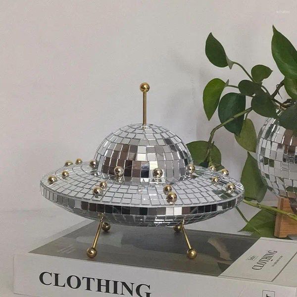Party -Dekoration UFO -Form Disco Ball Flying Saucer Form Schillernde Sonneneinstrahlung für Weihnachtsbar