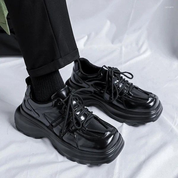 Scarpe casual sneaker di lusso nero uomo abito britannico in pelle primaverile altezza traspirante Autunno Autunno aumentando i mocassini di design alla moda