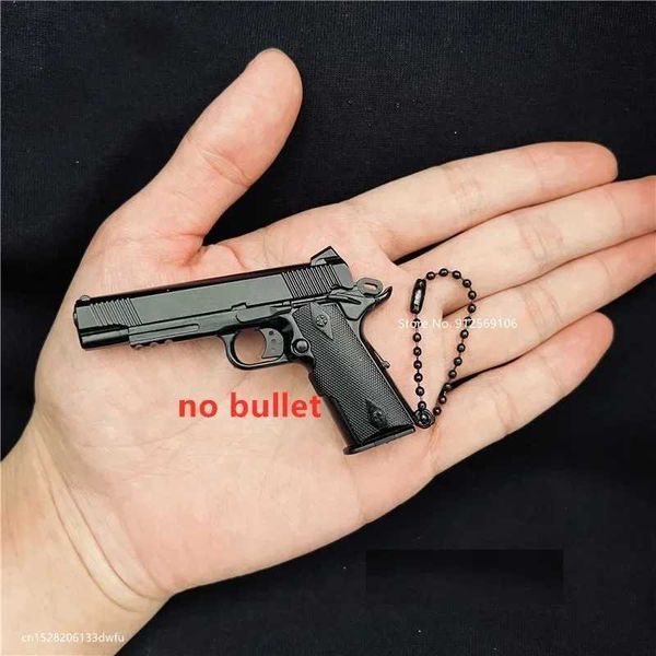 Gun Toys Mini Keychain de metal G17 Pistola Keychain PUBG M29F Desert águia portátil Modelo de brinquedo Modelo de ejeção de concha de ejeção livre T240428