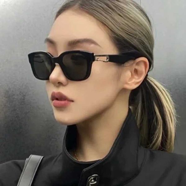 Óculos de sol quadrados homens femininos de moda feminino SUNGLESS SUM PUNK Vintage Macho Shades fêmeas ganchos Retângulo de fivela acionando óculos UV400 T240428