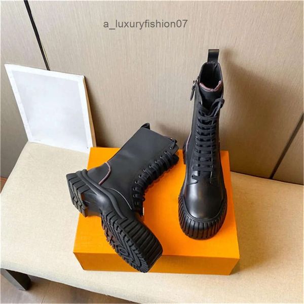 lv louis vuitton Вы Designer di lusso Ruby Flat Ranger High Boots Beaubourg Ankle Boot Chunky Chunky Martin Winter Shoes Laureate Platform Desert Lace-Up Sneakers Taglia 35-41 9NE