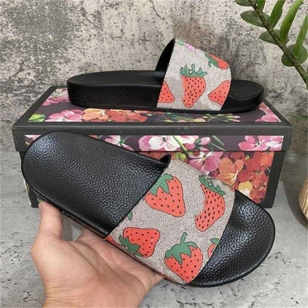 Homens, mulheres com caixa de flor correta Sapatos de saco de pó de cobra Slide Slide Summer Wide Sandália plana preta e branca Slipper