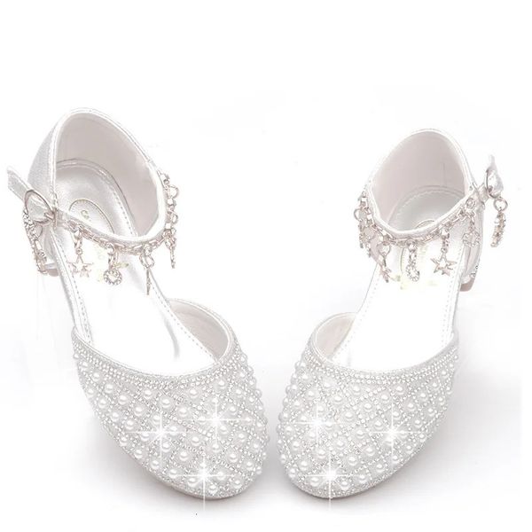Meninas sapatos de salto alto para crianças Pearl Teen Crystal Party Princesa Sapato Criança Casamento Sandálias de couro formal Girls Footwear Party 240415
