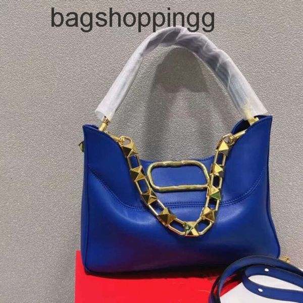 Stud Bag Tek Punk Taşınabilir Büyük Hobo Çantalar Messenger Perçin Çöp Tote Stil Omuz Alışveriş Koltuklu Tasarımcı Zinciri Kova Valenttiinos TSQI