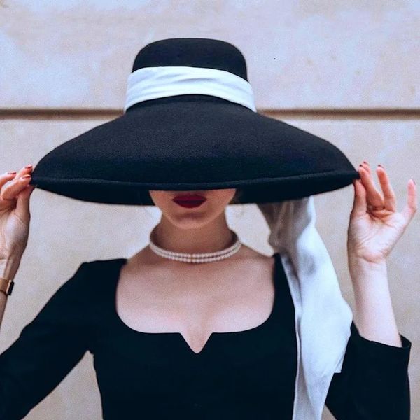 Fashion Street Street Black Wide Brim Wool Bucket Hat Female Vintage Big for Women sembra Audrey Hepburn 240423