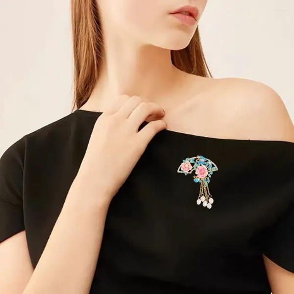 Broşes Çin tarzı Fan Kadınlar için Fan Emaye broş damlayan yağ şakacı çiçek rozeti antik mücevher ziyafet kıyafetleri pimi