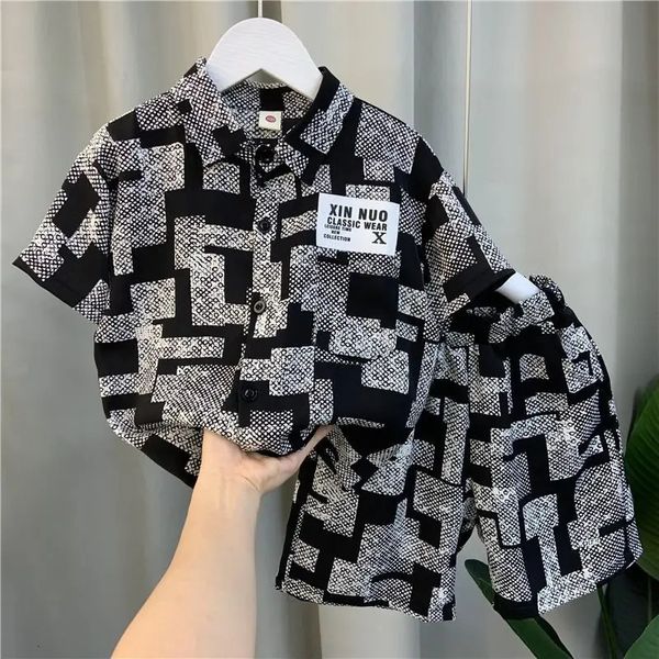 Roupas de bebê meninos camisa de verão terno de manga curta 2024 Baby Brand Childrens Cool e bonito conjunto de duas peças 240426