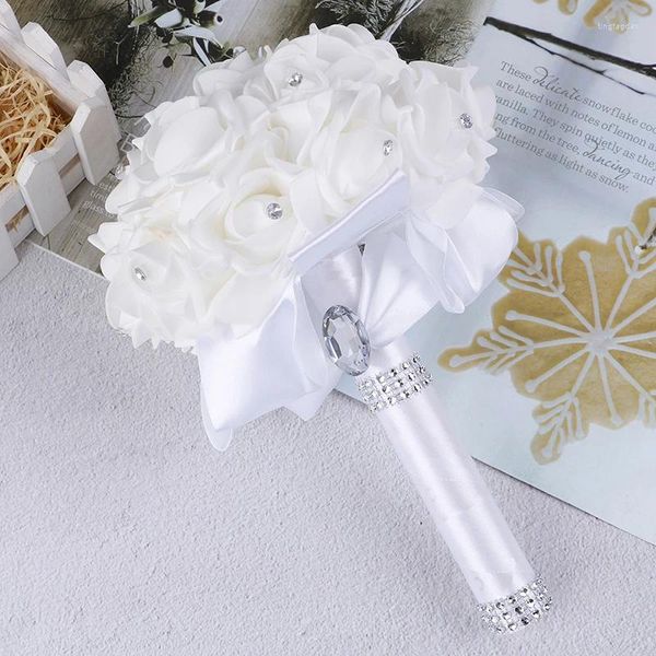 Flores decorativas 1 pc estilo coreano Rosas de espuma branca de seda buquê de seda de seda de shinestone diamante dama de noiva Decoração de casamento de broche