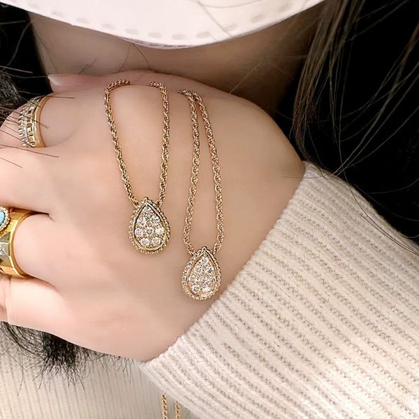 Colares de joalheria de jóias de designer de luxo 925 colar de gotículas de água de diamante completa de prata esterlina revestida com jóias pendentes de borda de pêra de 18k em forma de pêra de ouro