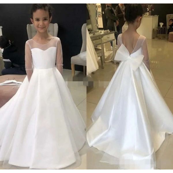 Vestidos 2020 Mangas Mangas Flor Longa ilusão branca de tule de tule de linha Um vestido de bola de concurso personalizado de jóia de jóia feita