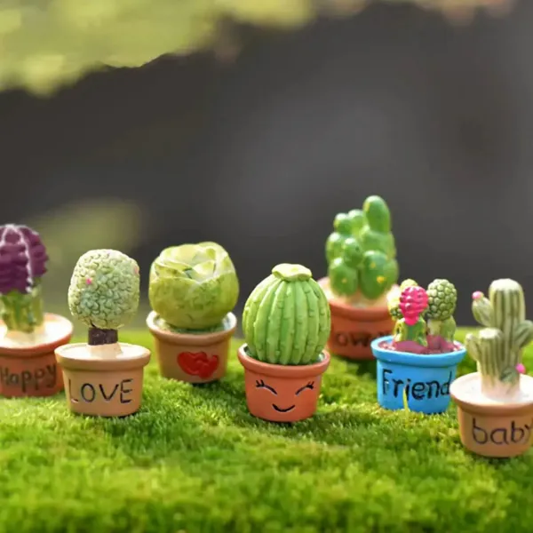 Decorações 7pcs minúsculas suculentas cactus estatuetas acessórios de jardim de fadas Plantas em miniatura Pote para terrário Micro paisagem decoração