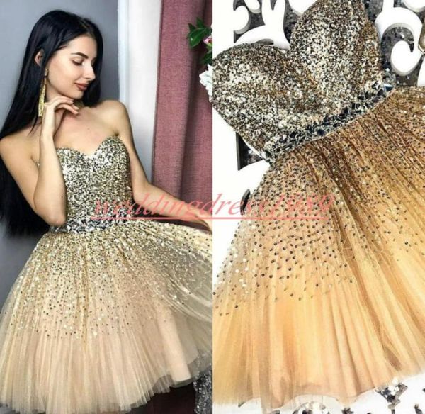 Biço espumante lantejoulas de regresso a casa de ouro para juniores cristal plus size curto baile de baile vestidos de baile de formatura clube de formatura we3391901