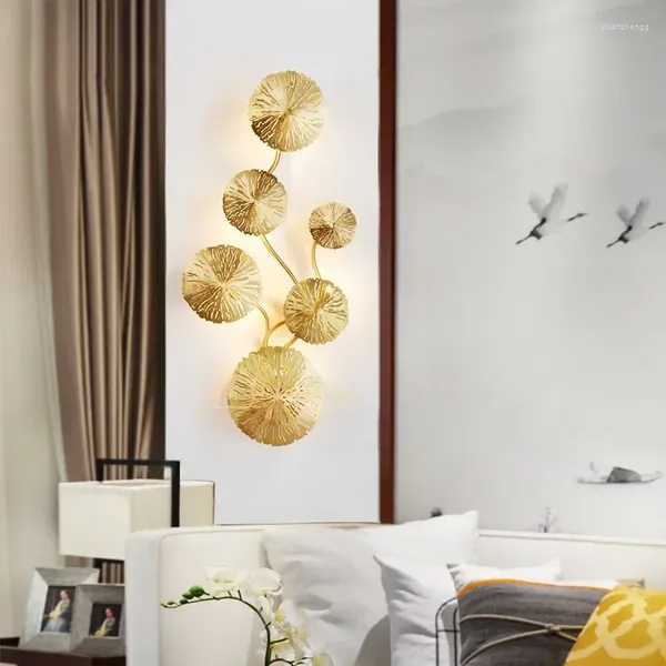 Lâmpadas de parede pós -moderna Luz de luxo de luxo de lótus folha completa sala de estar de cobre cozinha light modern simples quarto lâmpada