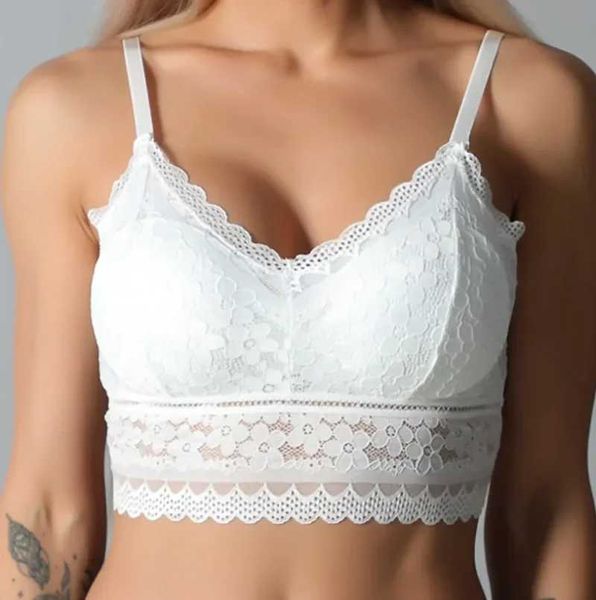 Bras Lace Beauty Beauty Rückenverpackung Brust ausgehöhltes Rückenless Bralette ein Stück nahtloser Halfterweste Plus Size Unterwäsche Y240426