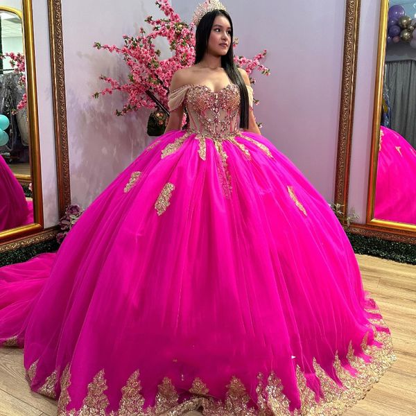 Luxus Rose Red Quinceanera Kleider für 16 Mädchen Gold Appliken Perlen -Prinzessin -Ballkleider Geburtstag Prom Kleid Vestidos de 15 Anos