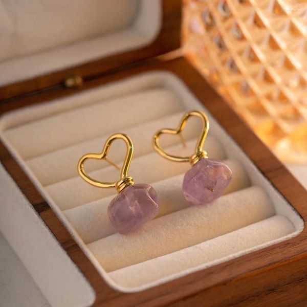 Brincos de garanhão roxo irregular de pedra natural Hollow Metal Heart Drop Brincha 18K Ligas de cobre com liga de cobre Partido Judeu Judeu Judeu Judeu