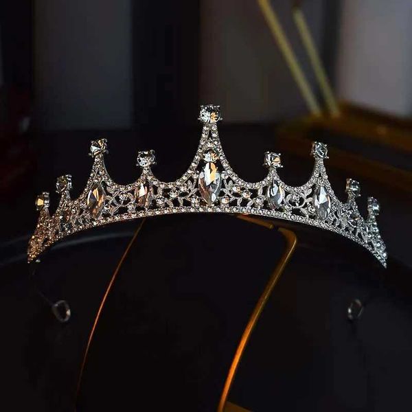 Tiaras süße süße Gilrs Crystal Tiara Crown für Frauen Prinzessin Party Neues koreanisches Silberfarben -Strass -Haar -Accessoire Accessoires