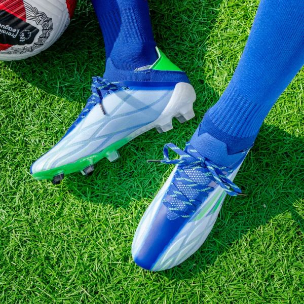 Stivali di alta qualità Scarpe da calcio da uomo UltraLight Mens Nonlip tacchette da calcio per bambini TF/FG Allenamento Stivali da calcio Chuteira Campo