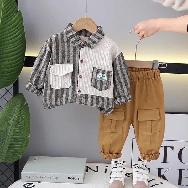 Kleidungsstücke Kinder Baby Boy Boutique Kleidung 2024 Frühling vertikal gestreifte Langarmhemden und Hosen Kleinkind Jungen Outfits Kinder