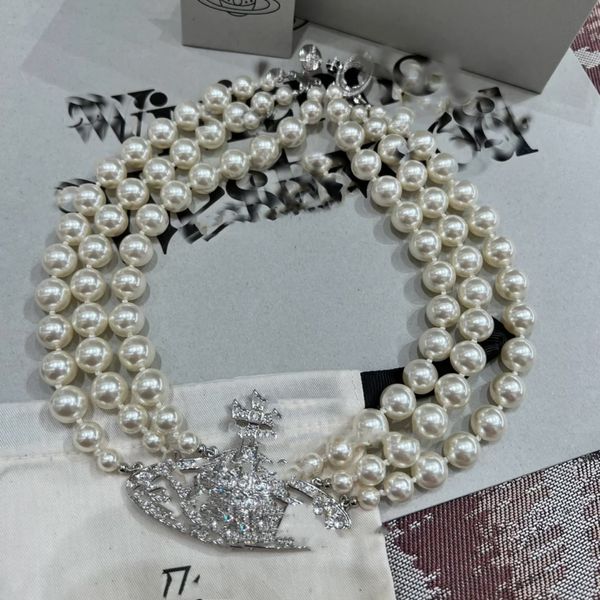 Feines Handwerkskunst und hochwertige Version des klassischen leichten Luxus-Banketts Dreischicht Saturn Ring Perlenkette Hals