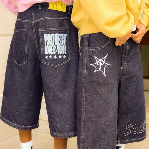 Pantaloncini y2k per uomini sciolti shorts jeans dritti casual hip hop punk shorts pantaloncini da uomo estate strade nere pantaloni 240409