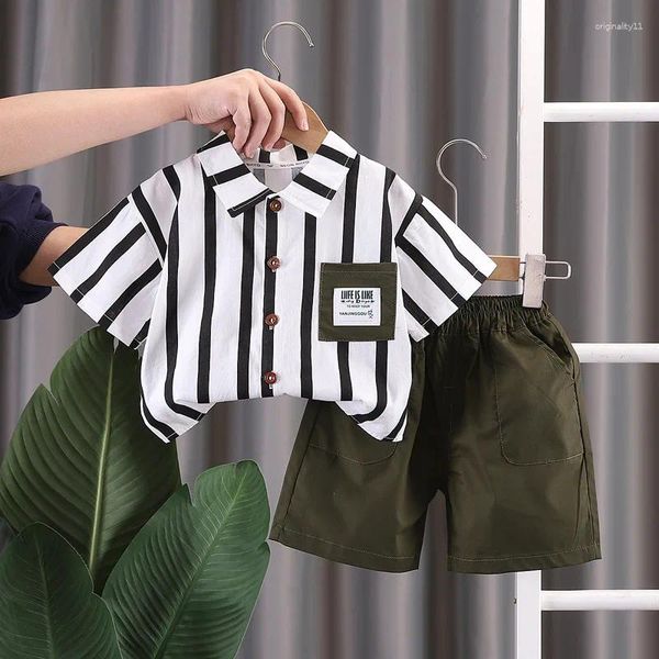 Kleidungsstücke Sommerbabykleidung 2024 Kleinkind -Boutique Outfits für Kinder Mode vertikale Streife Kurzarmhemden und Shorts Jungen