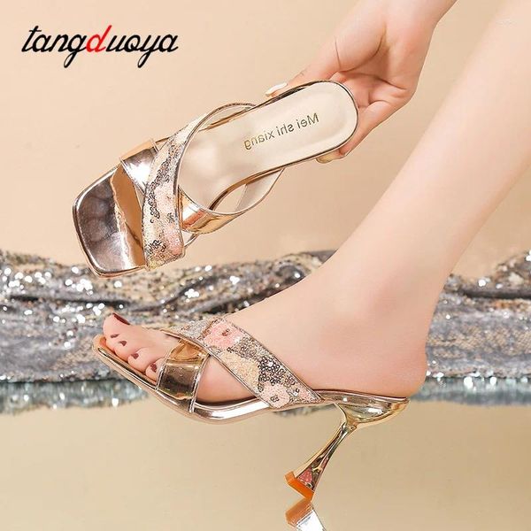 Hausschuhe Gold Silber Pailletten Keile für Frauen 2024 Sommer Open Toy Cross Gürtel Sandalen Frau High Heels Glides Damen