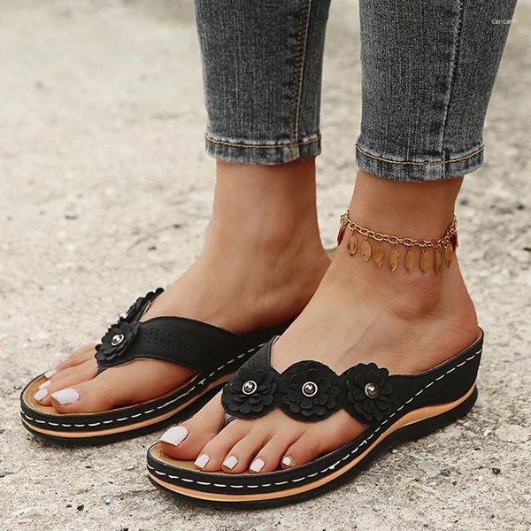 Pantofole Flipflops Donne Scarpe da donna 2024 Tendenze estive Piattale Slippista Retro Romano Floro Casualmente Sandali Sandali leggeri Morbini leggeri